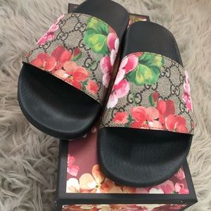 Women’s Gucci slides